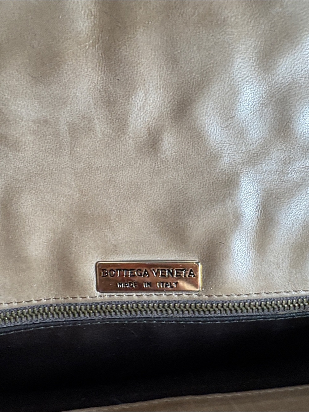 Vintage Bottega Veneta Intrecciato Leather Crossbody Bag in Taupe - Picture 9 of 14